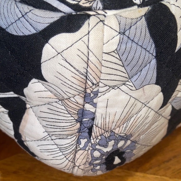 Vera Bradley Floral Black /Cream/White & Blue - Picture 7 of 10